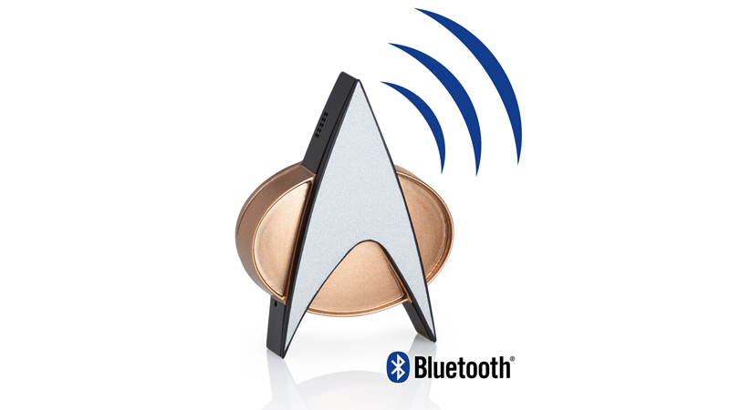 Illustration for article titled This Star Trek Combadge Actually Works... With a Little Help From Your Phone